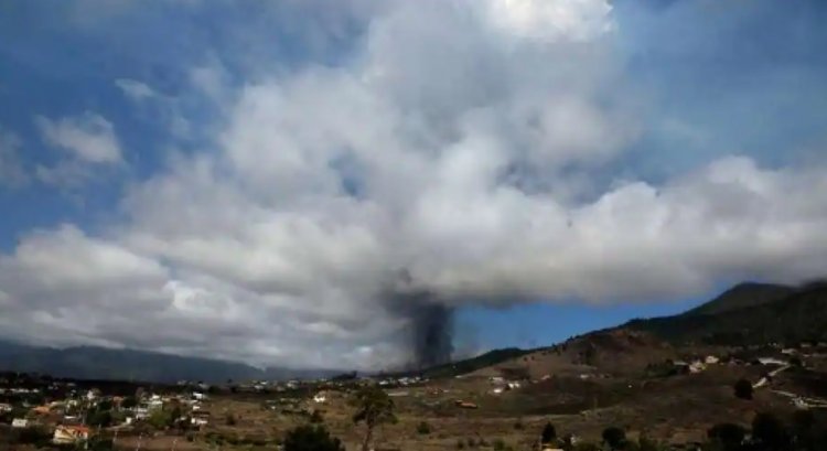 Eruptions shut airport on Canaries volcanic island