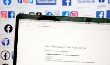 Facebook, Instagram, WhatsApp hit by global outage