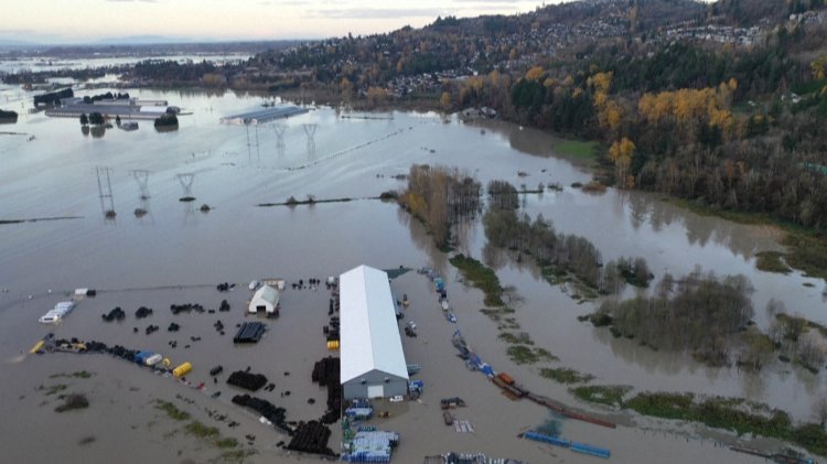 Canada death toll set to rise as floods ravage Pacific coast