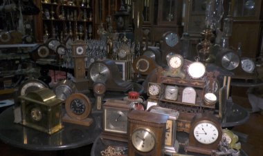 Father time: Pakistan's lonely clock collector