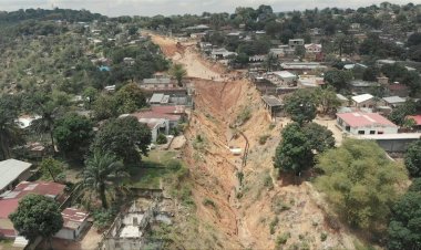 Flood damage exposes Kinshasa's unbridled urbanization
