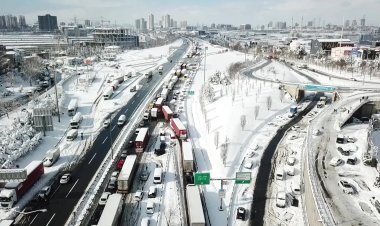 Istanbul airport stays shut as snow pummels Mediterranean