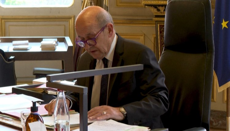 France urges EU sanctions against Mali