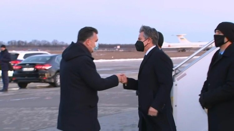 Blinken in Kyiv to back Ukraine as Putin stares down West