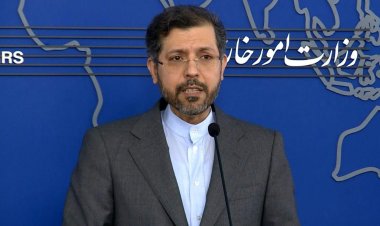 Iran says awaits West's "political decisions" in nuclear talks