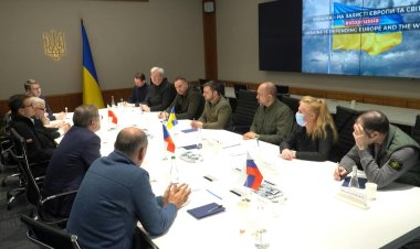 Polish, Czech, Slovenian PMs meet Zelensky in Kyiv