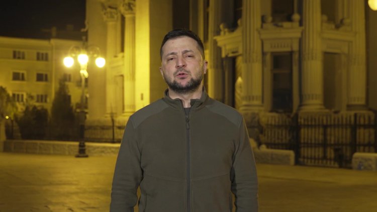 Russia fires hypersonic missiles as Ukraine presses for peace deal