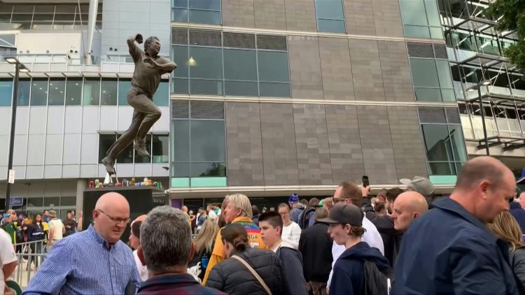 Thousands bid farewell to Shane Warne at state memorial service