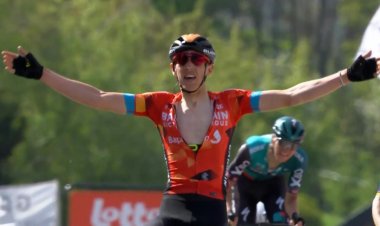 Teuns edges Valverde for Fleche Wallonne victory