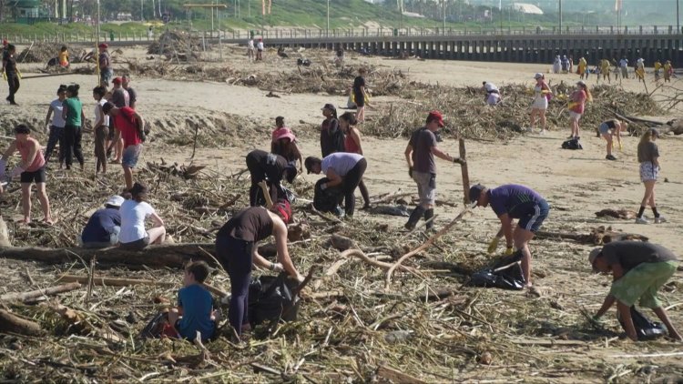 S.African rescuers in desperate search for dozens missing in floods