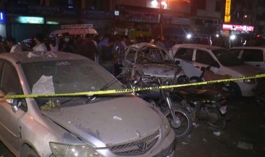One killed, 12 injured in Karachi bombing