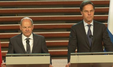 Germany strips Schroeder of official perks over Russia ties