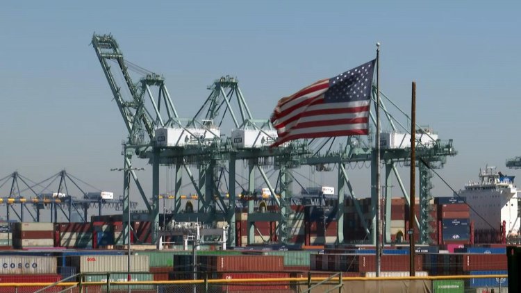 US economy adds 428,000 jobs in April