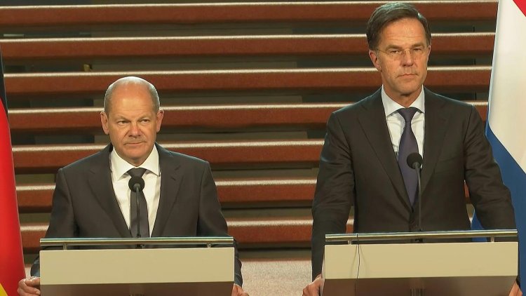 Germany strips Schroeder of official perks over Russia ties