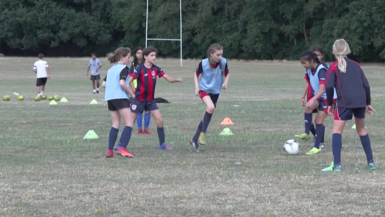 England's Euro 2022 winners urge next PM to support girls' football