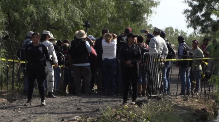 10 Mexican coal miners trapped in a flooded deposit