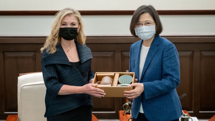 US senator lands in Taiwan for fourth political visit this month