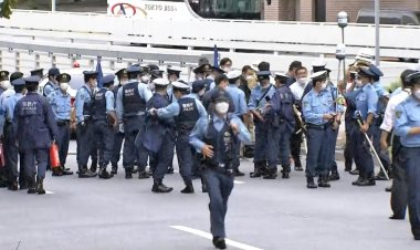 Man sets himself on fire near Japan PM's office