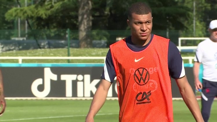 Mbappe 'not in the same role' at PSG, says manager Galtier