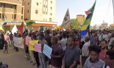 In Khartoum, Sudanese continue to demonstrate