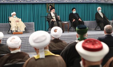 Ayatollah Khamenei calls for Muslim unity