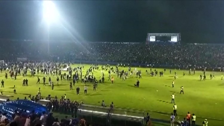 At least 125 dead in Indonesia football stadium stampede