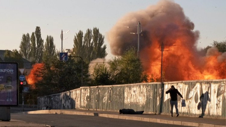 Russian 'kamikaze drones' strike Kyiv