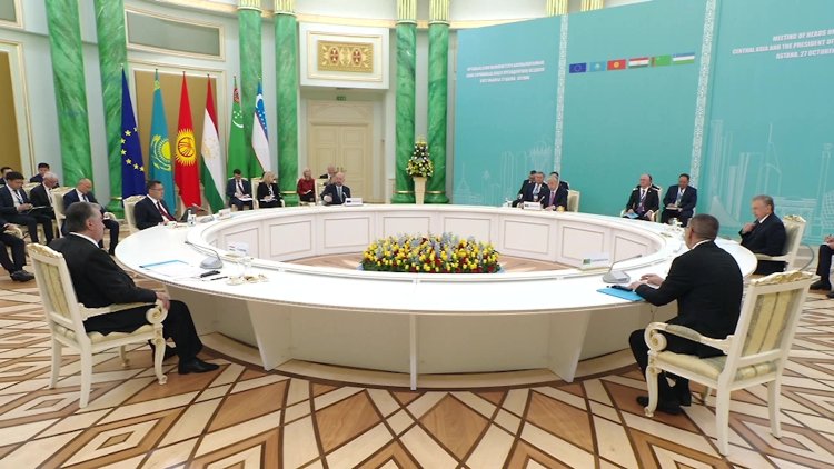 EU chief courts Moscow's Central Asia allies