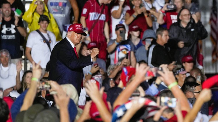 Trump holds his fire against DeSantis in Miami