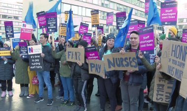 UK nurses stage new walkout over pay
