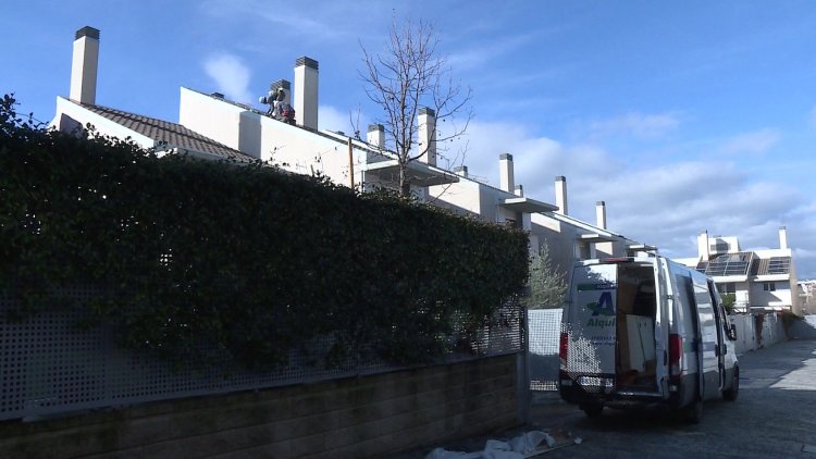 As energy crisis bites, Spaniards snap up solar panels