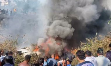 Plane with 72 people on board crashes in Nepal