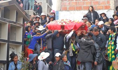Peru mourns people killed in protests amid state of emergency