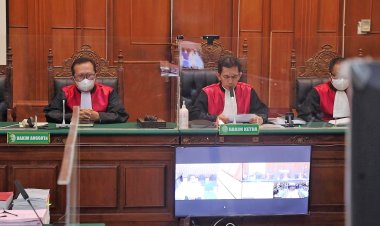 Five go on trial for negligence over Indonesia stadium disaster