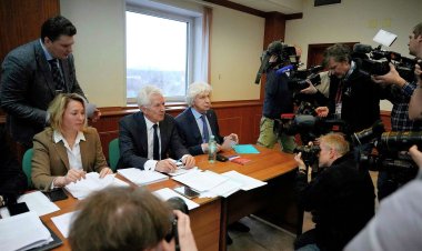 Russia shuts down oldest rights group