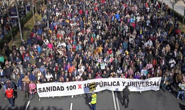Mass protest demands better health care in Madrid