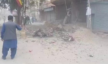 Deadly Bombing Rocks Pakistan Rally