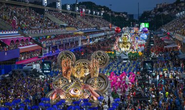 Rio Carnival: Spectacular Samba Showdown