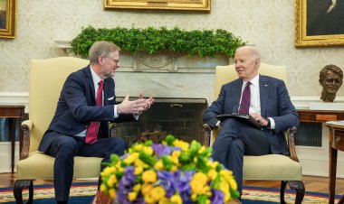 Biden Urges Urgent Ukraine Aid