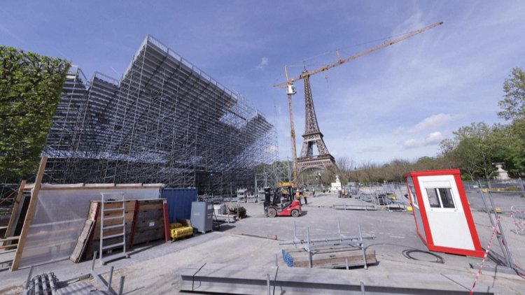Paris Preps Monuments for Olympics