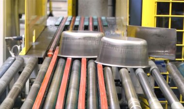 Stainless Steel Cookware Makes Comeback