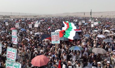 Yemenis Rally in Support of Gaza Palestinians