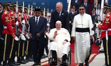 Pope Francis Urges Religious Harmony in Indonesia Visit