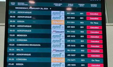 Argentina Strike Grounds 319 Flights, Strands Thousands