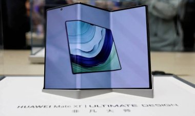 Huawei and Apple launch flagship phones on same day in China