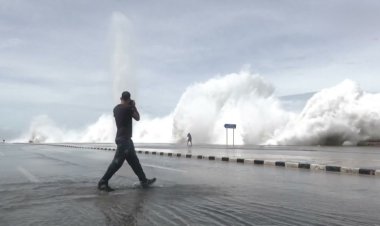 Hurricane Kirk remnants batter western Europe