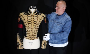 Music memorabilia auction to feature iconic items