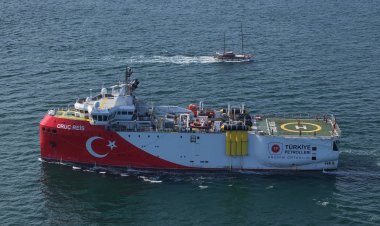 Turkish vessel begins energy exploration off Somalia