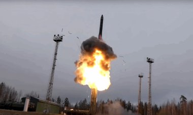 Russia strikes Ukraine with hypersonic missile