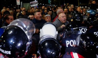 Police clash with protesters in Tirana